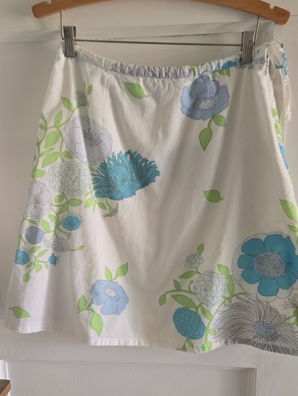 Izod White Cotton A-Line Skirt with Blue & Green Floral Print